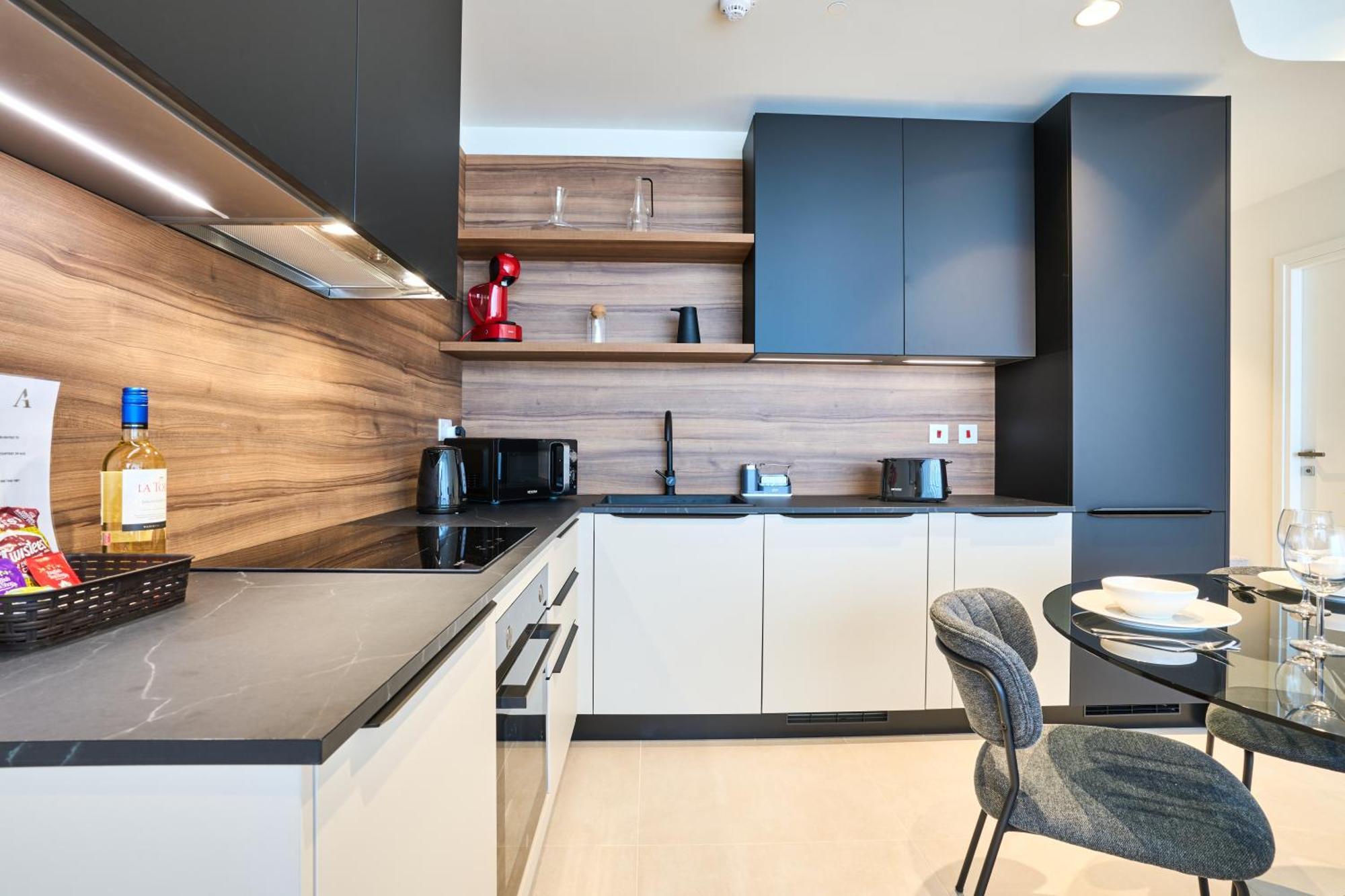 Mercury One Bedroom Haven With Fantastic Views *