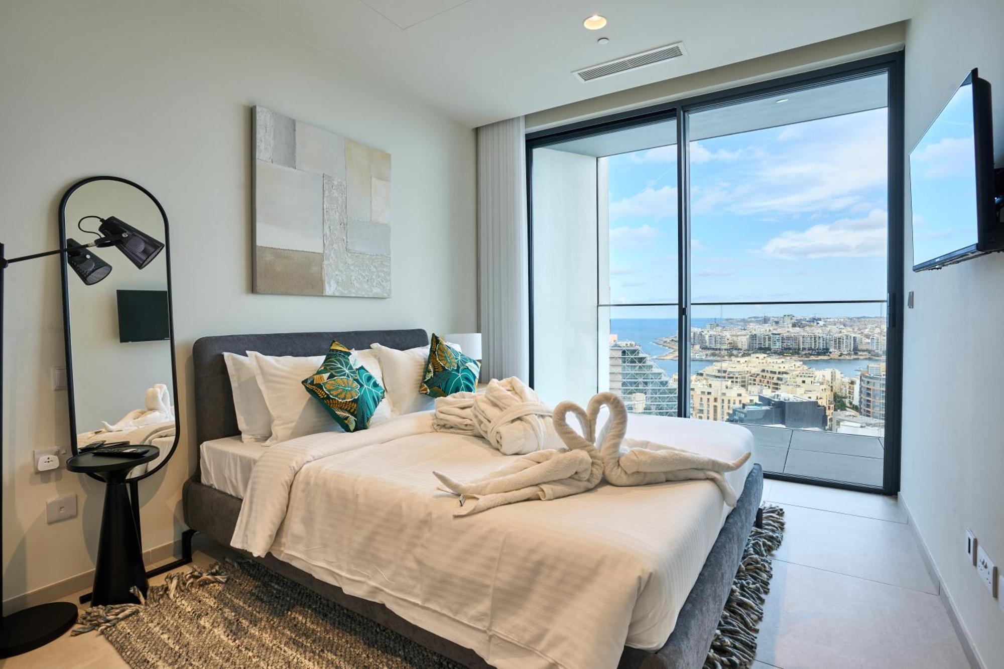 Apartment Mercury One Bedroom Haven With Fantastic Views *